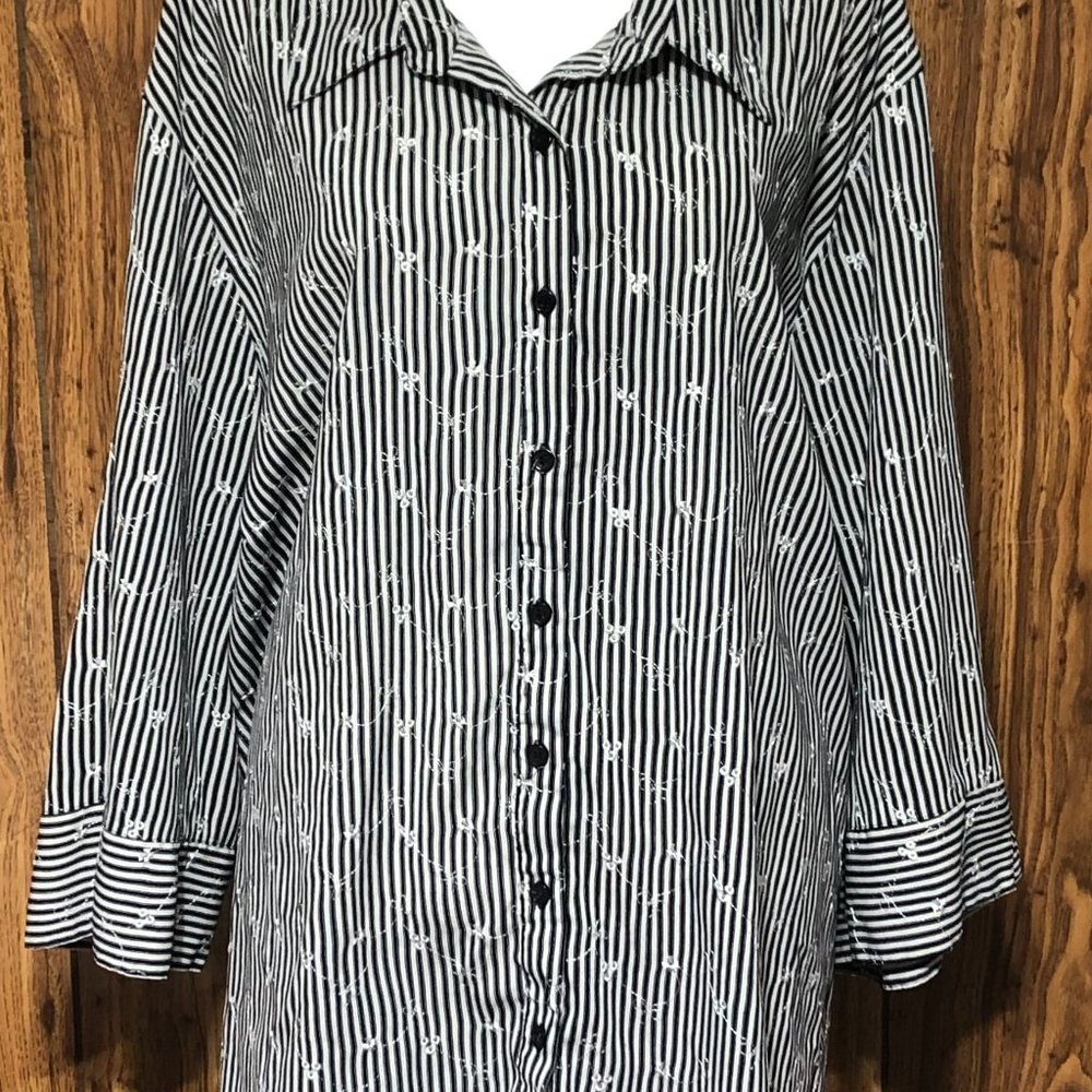 Maggie Barnes Embroidered Collared shirt